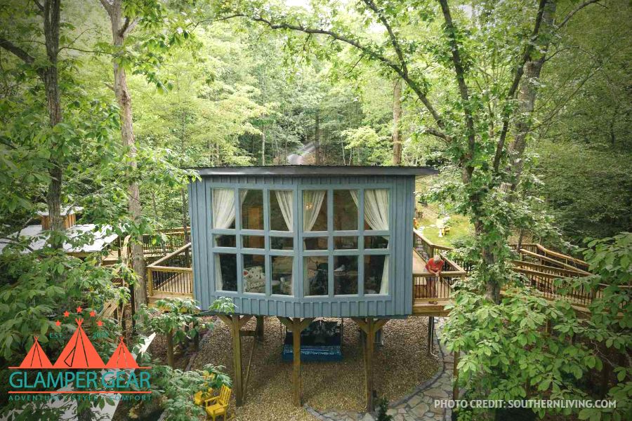 Luxury Treehouse in Bloomington Springs